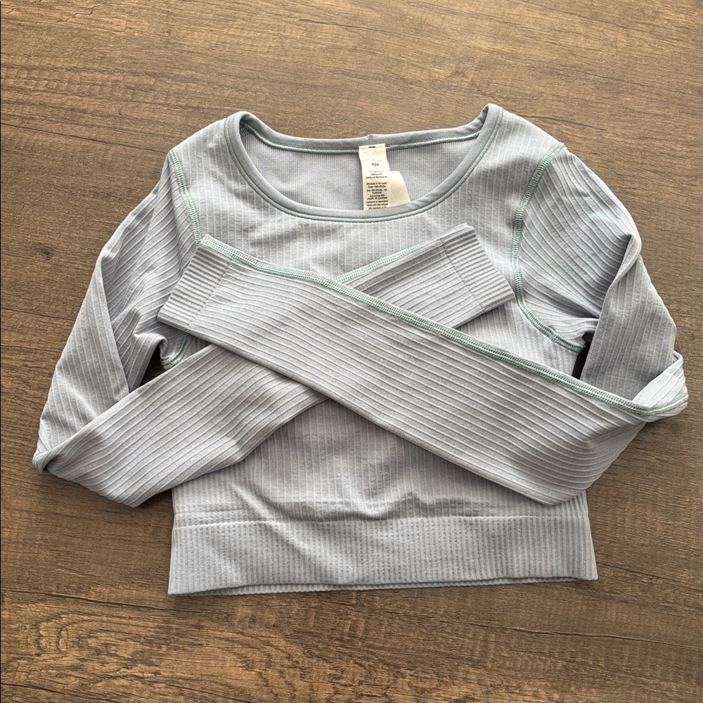 Lululemon Ebb to Street Long Sleeve Shirt Chambray Blue Size 2 - Picture 2 of 7